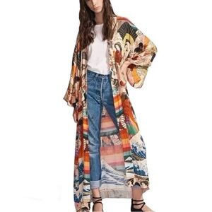 Asian Inspired Print Kimono with self tie belt
Size: OS